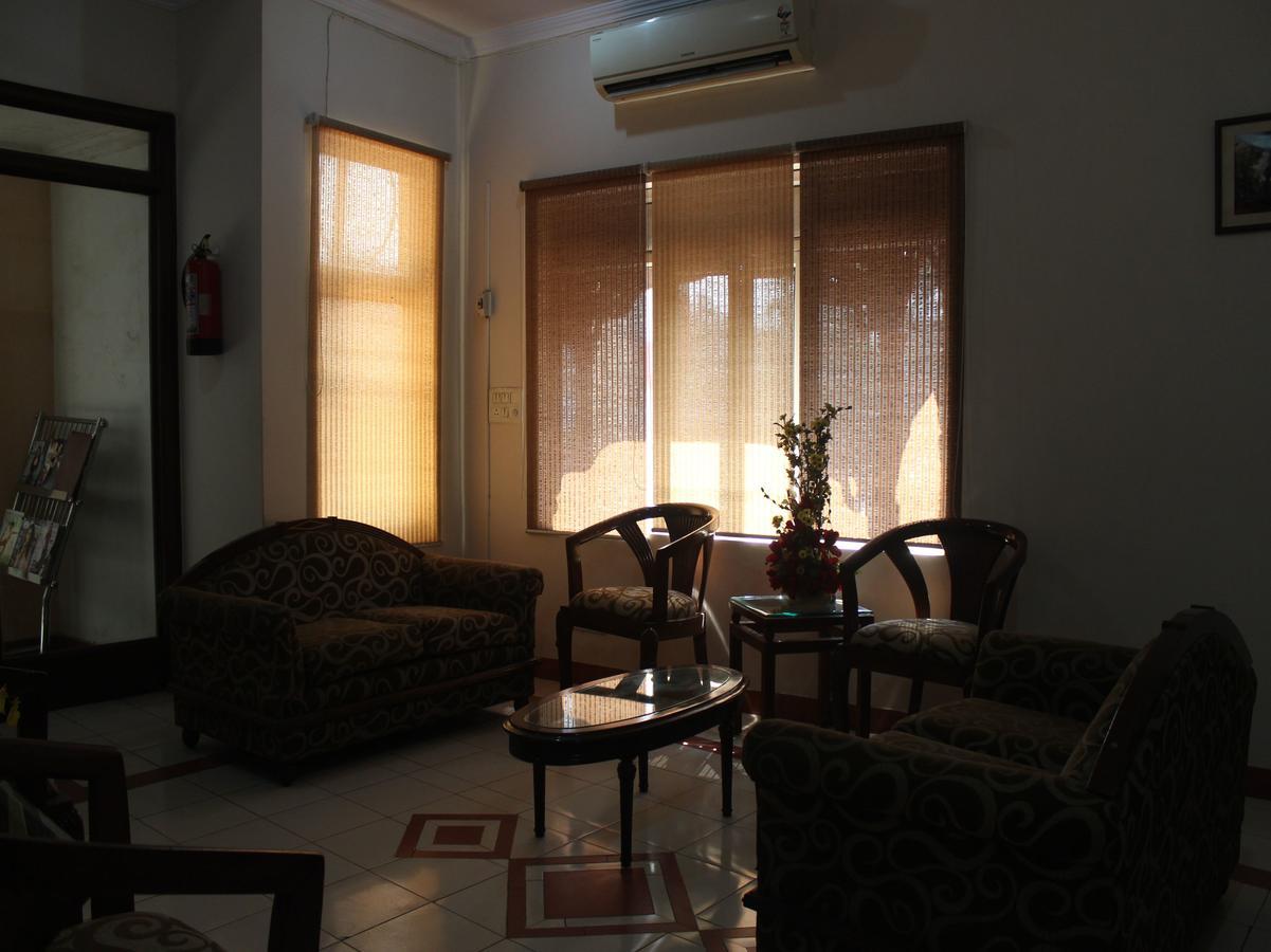 Oyo 5232 Kwality Hotel Dehradun Eksteriør bilde