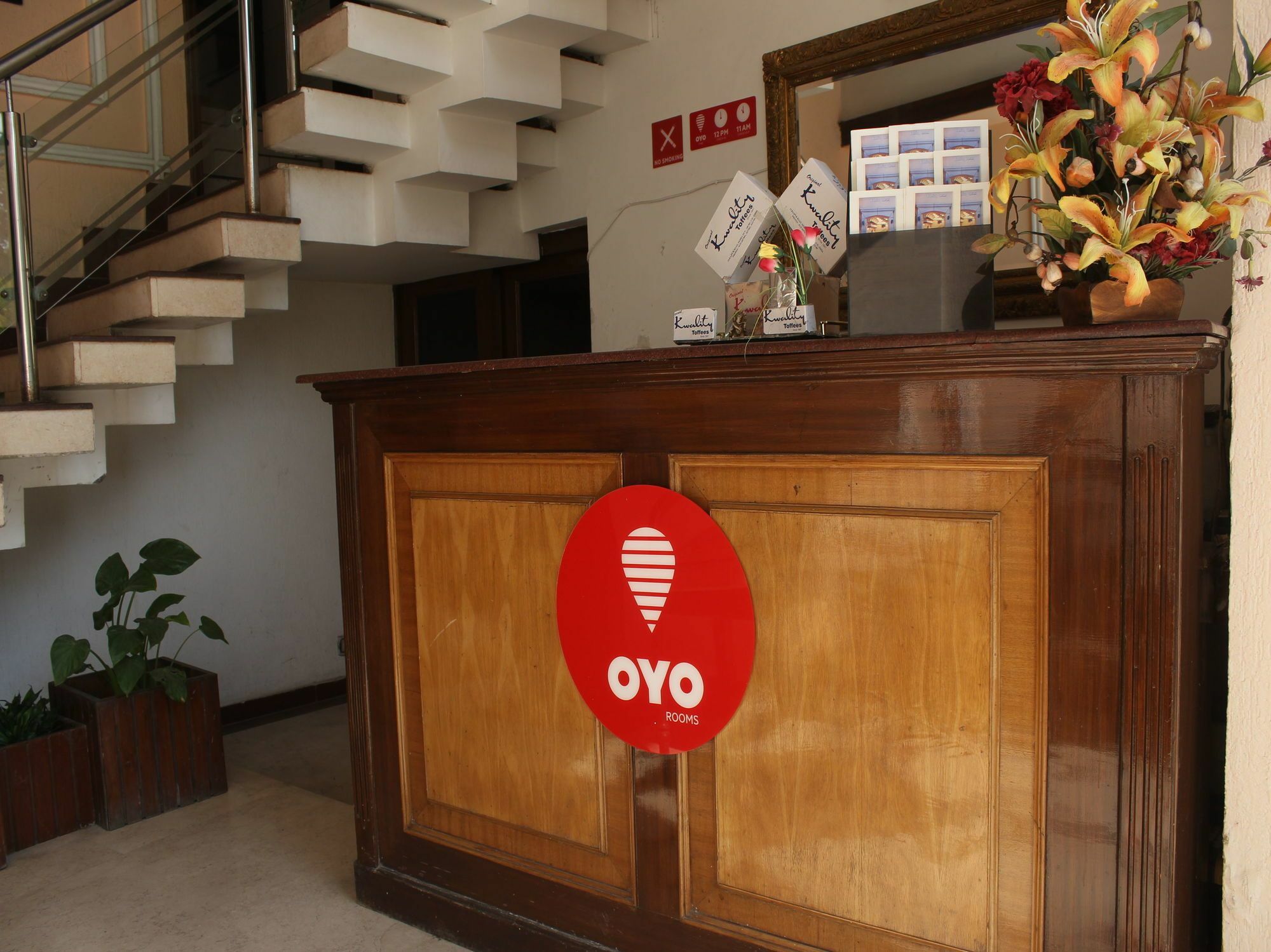 Oyo 5232 Kwality Hotel Dehradun Eksteriør bilde
